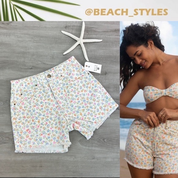☀️BILLABONG☀️ HOW BOUT THAT FLORAL JEAN SHORTS - Picture 1 of 10